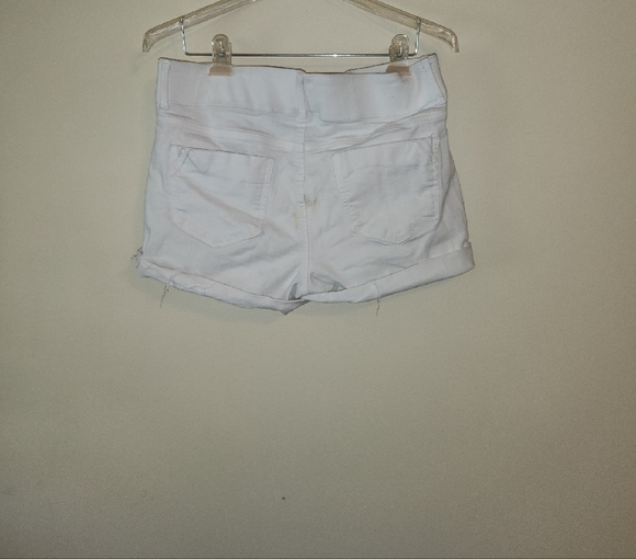 Apt. 9 Women's Tummy Control White Denim Cutoff Jean Shorts - Picture 2 of 4